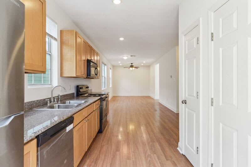 407 N Tonti St. – photo 5