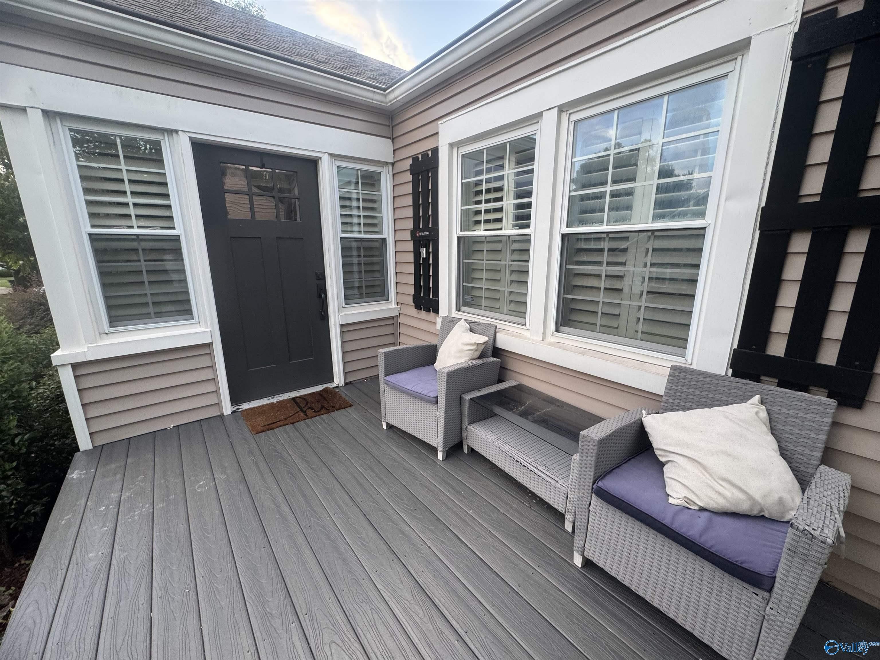 208 Surrey Road – photo 2
