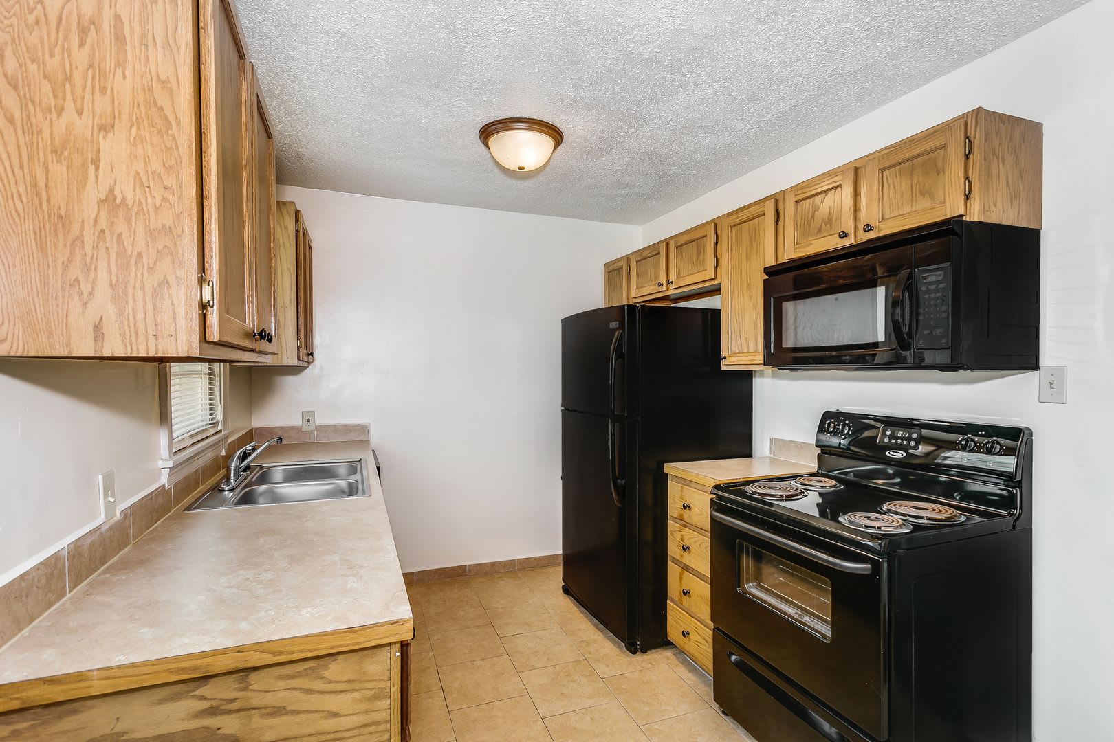 Affordable 2 Bedroom 1 Bathroom House – photo 1
