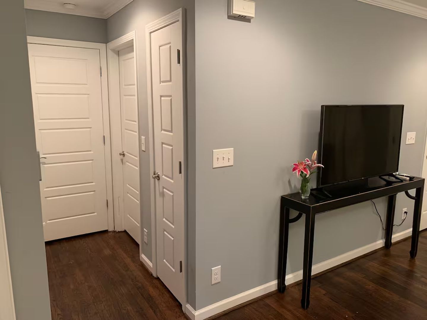 Room in 2 Bedroom Home at Janmar Dr – photo 2