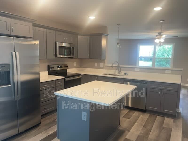 718 Perkins Avenue – photo 2