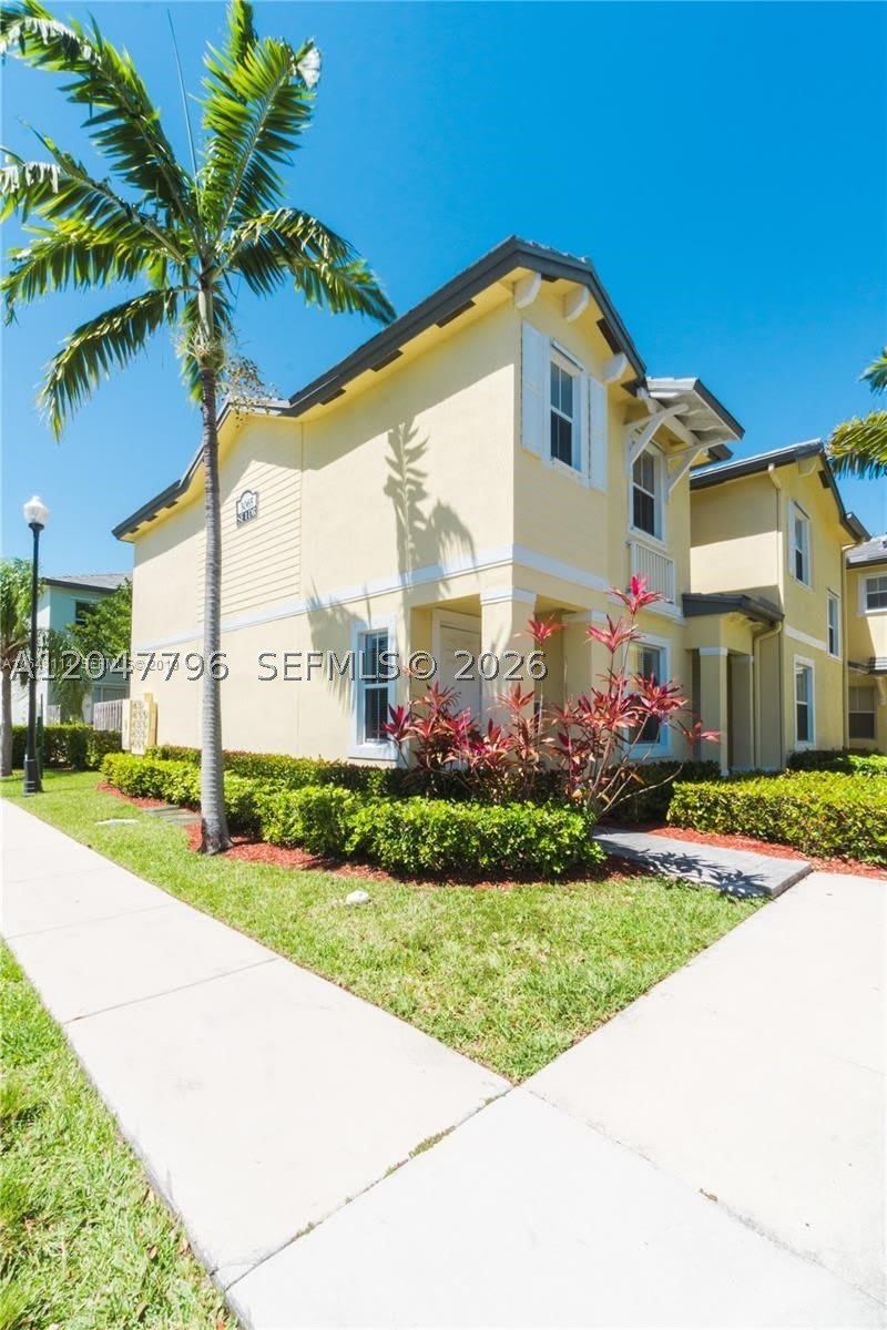 3065 SE 1 DR – photo 2