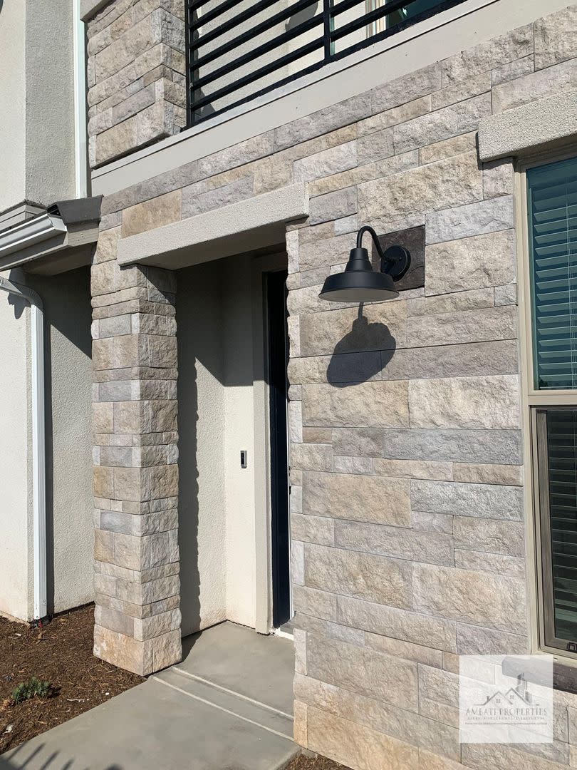 490 W. Mahogany Lane – photo 2