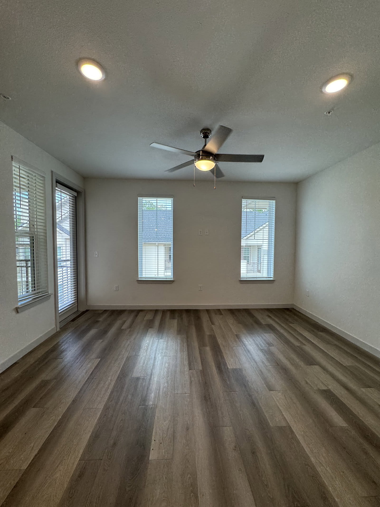1300 Southeast Parkway – photo 4