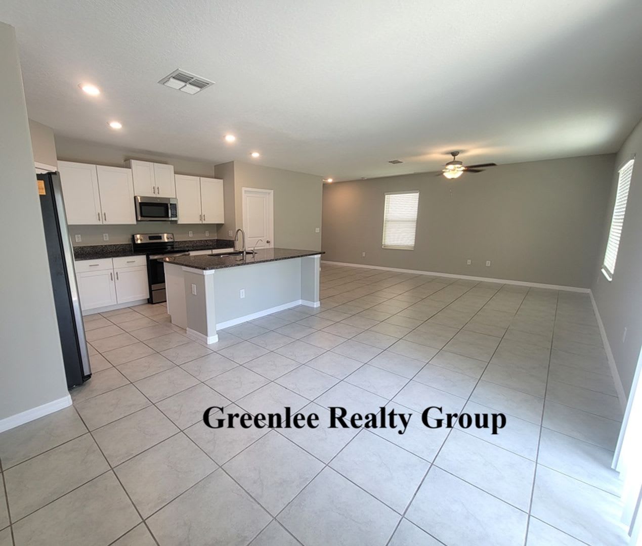 2 Story 4 Bed/2.5 Bath Home in the Lakeside Community – photo 5