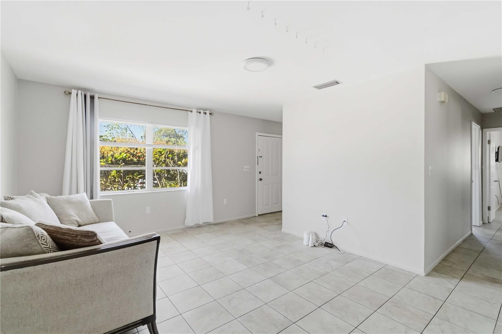 308 LANTANA Avenue – photo 4
