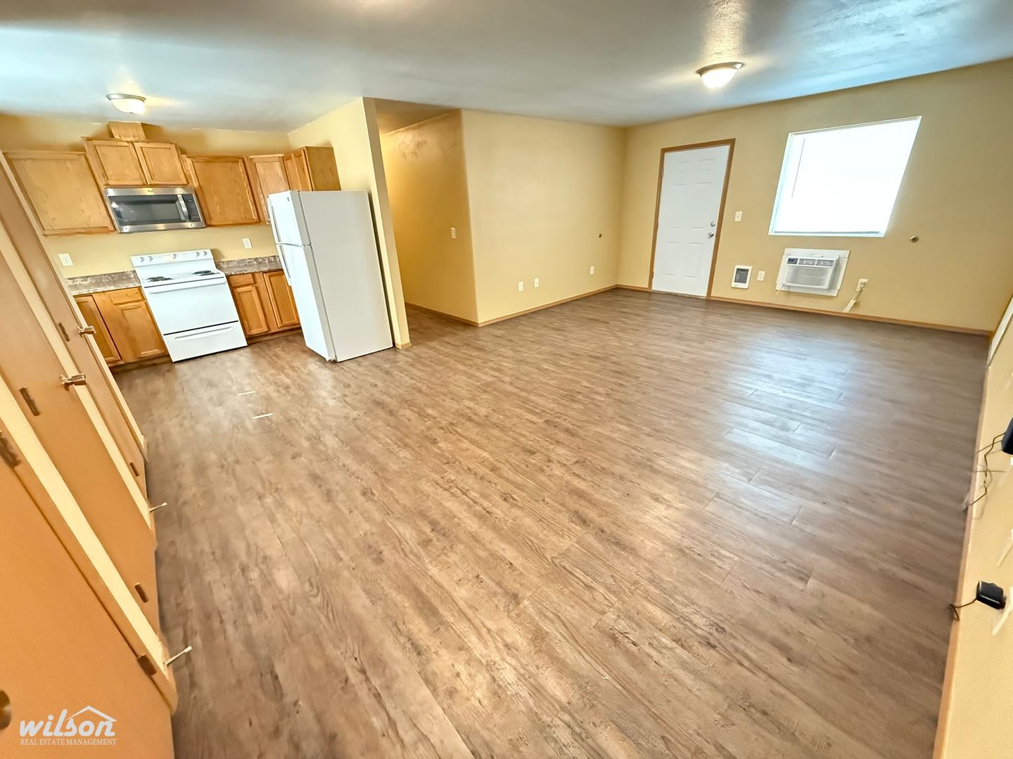 Beautiful 3 Bedroom Home in Tieton with Fully Fenced Backyard – photo 3