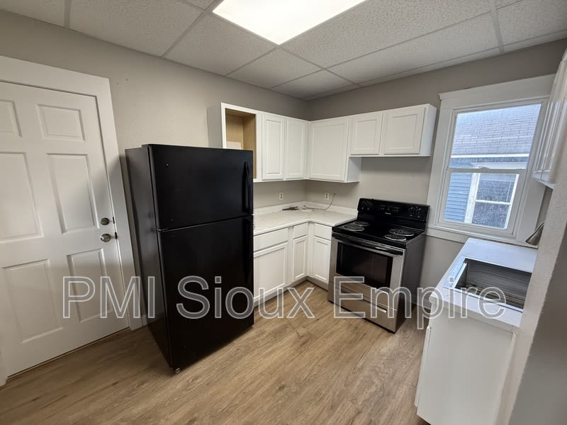 918 w 10th st – photo 4