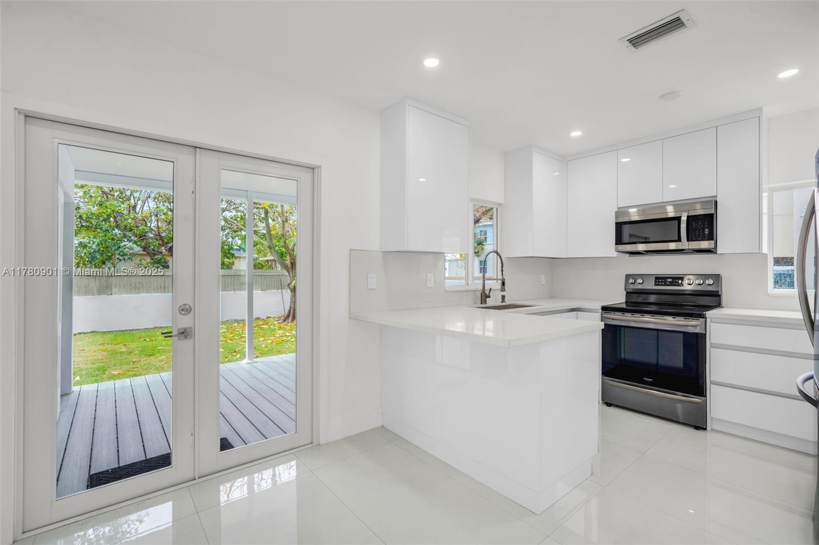 4112 Sw 9th Terrace – photo 3