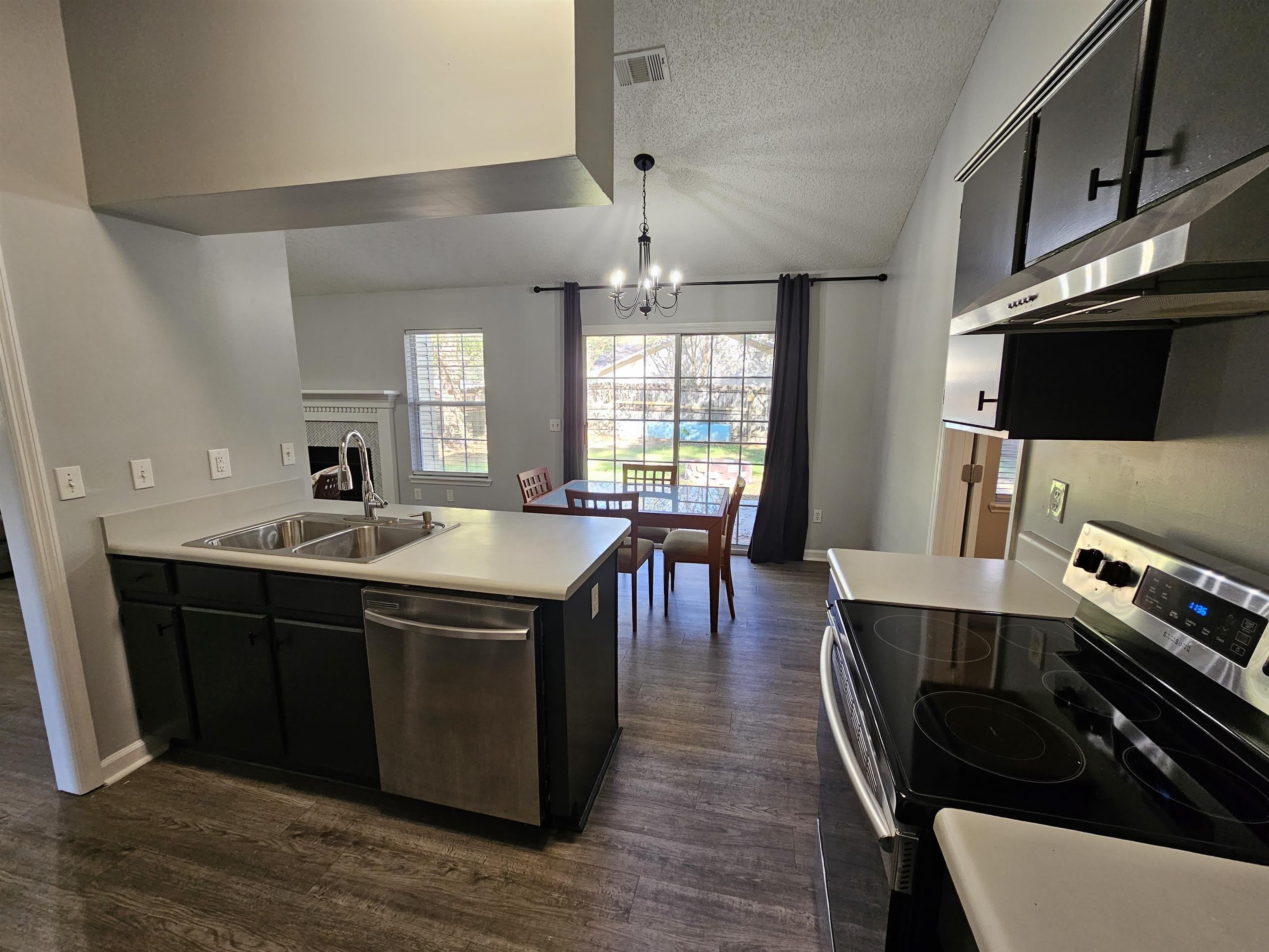 2428 Beechnut Lane – photo 5