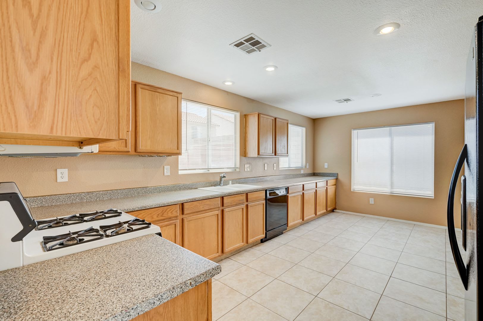 8621 Grand Pine 5Bd – photo 2