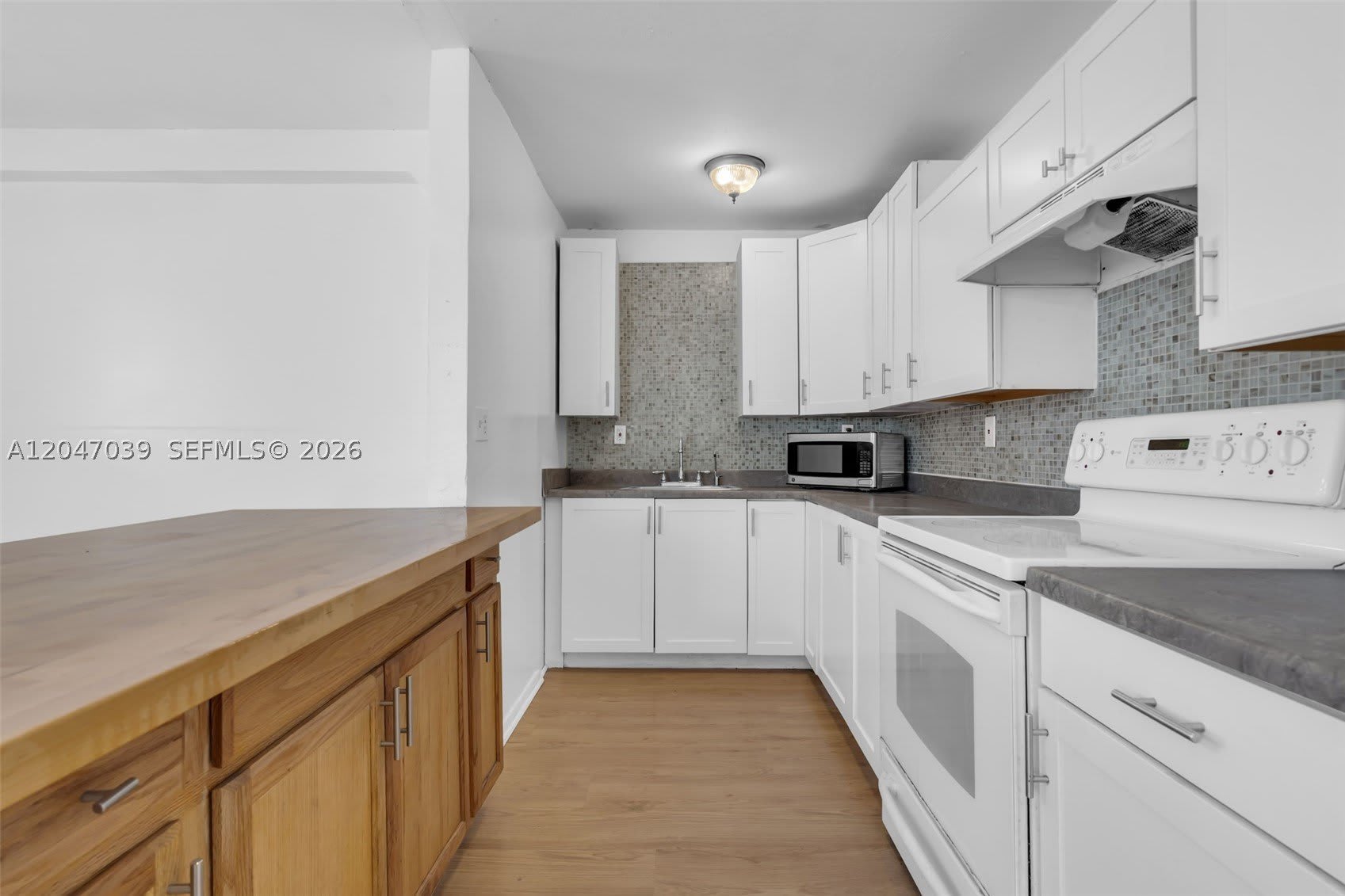 2809 SW 23rd Ter – photo 1