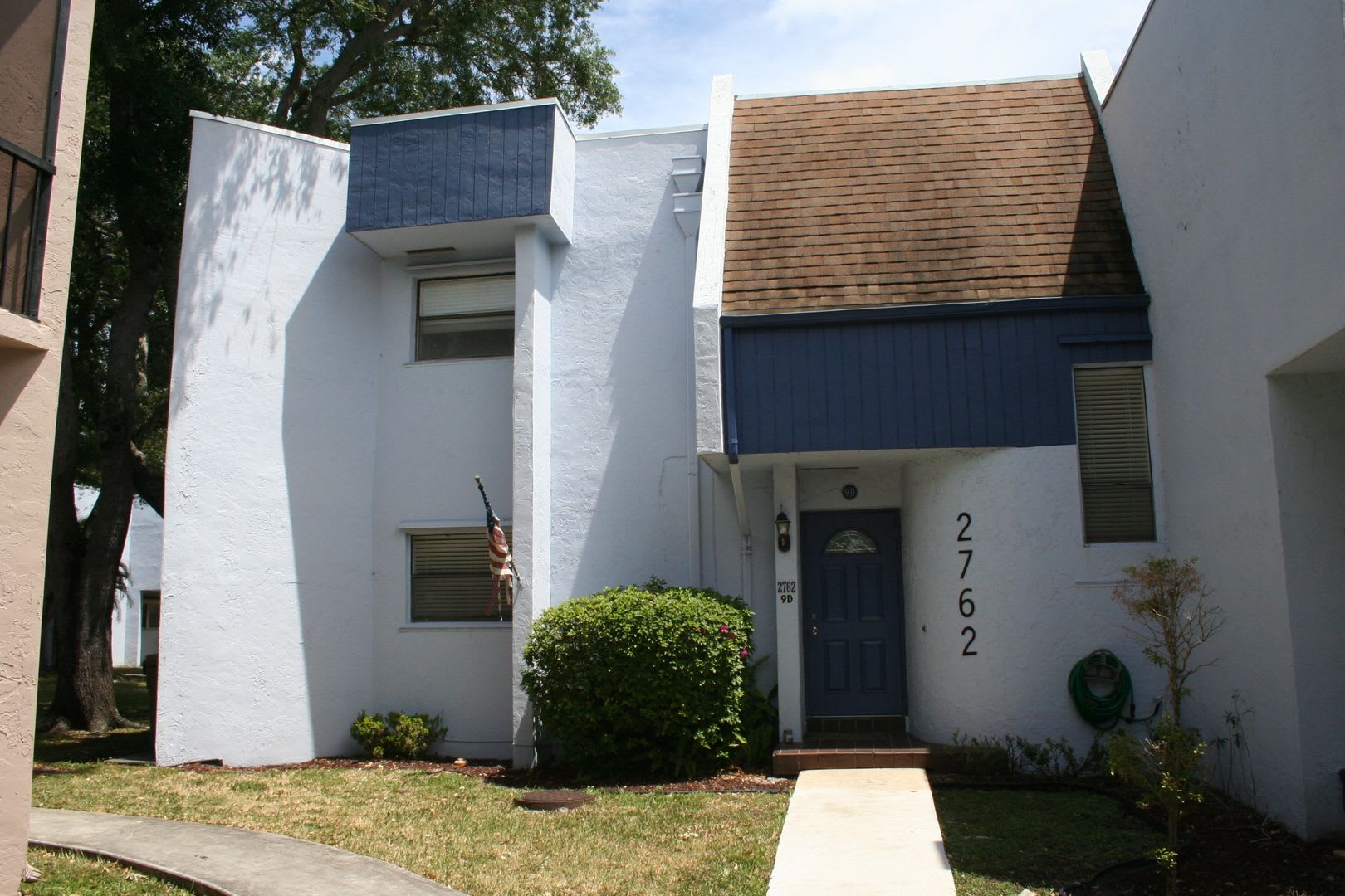 Pretty, Huge, Updated Townhome – photo 2