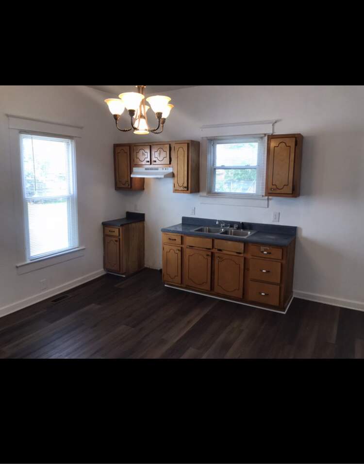 1104 N George St – photo 3
