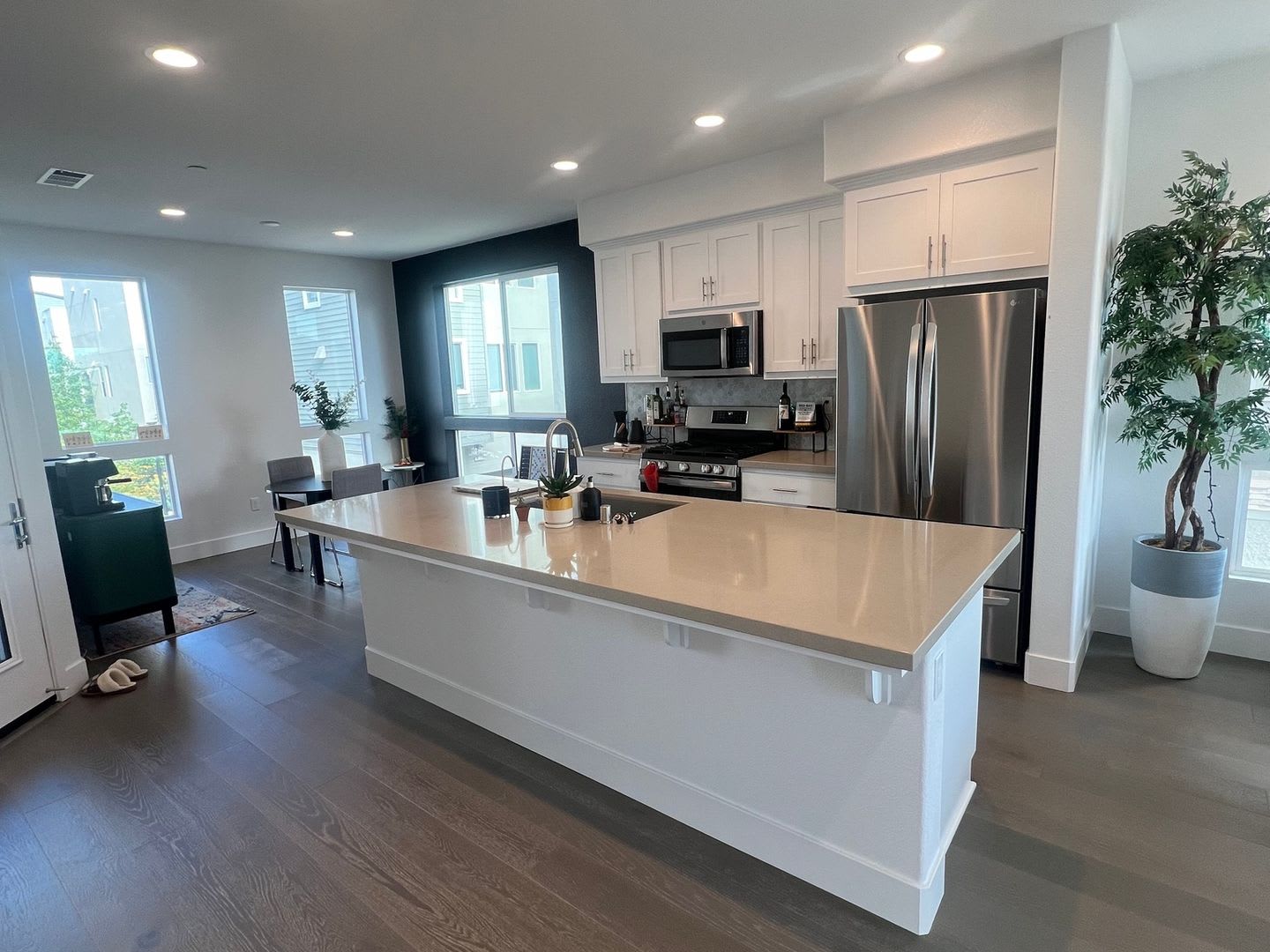2 Bedroom Condo in Richmond's Recreational Hub – photo 5