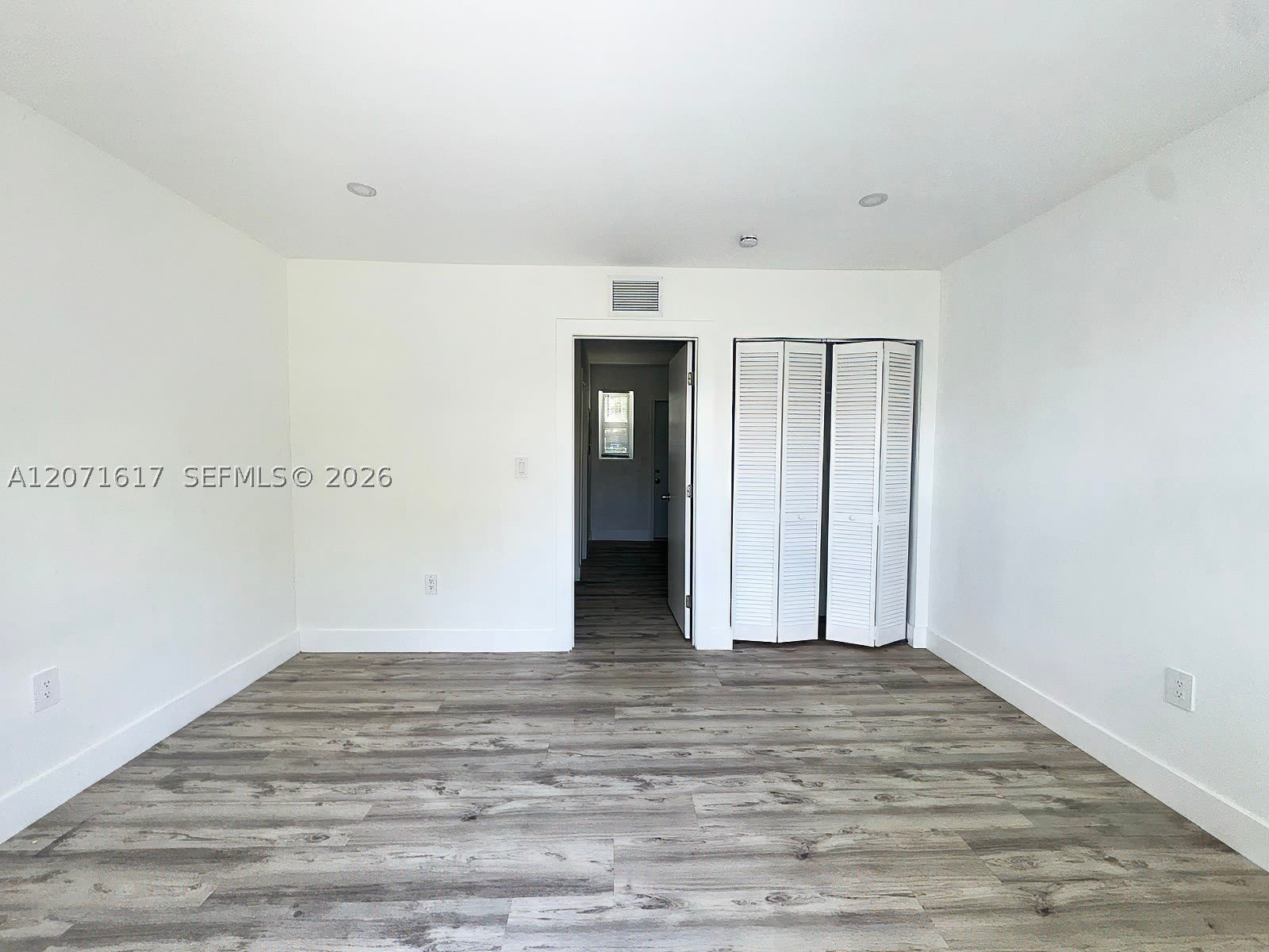 885 SW 29th Ave – photo 5