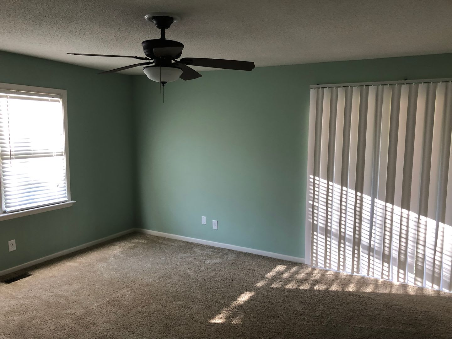SPACIOUS THREE BEDROOM, TWO BATH HOME – photo 5
