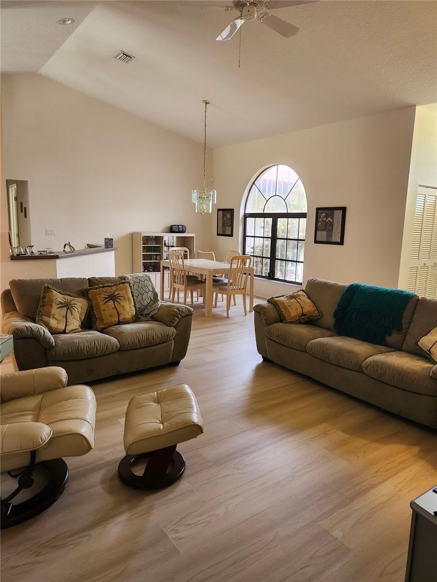 1287 AKEN STREET – photo 3