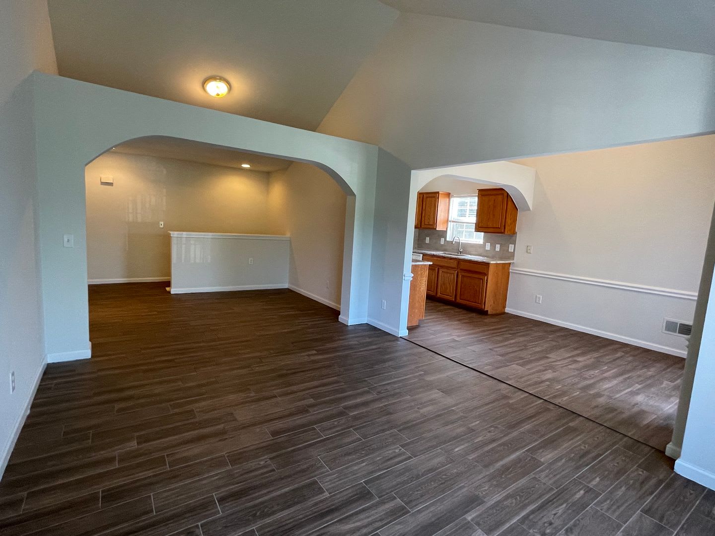 Shelby Township 2 Bedroom, 2 Bath Condo-Style Apartment, ATT. Garage &amp; Pool – photo 5