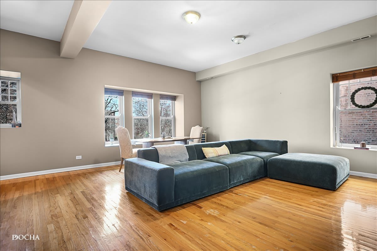 4545 S Drexel Boulevard – photo 2