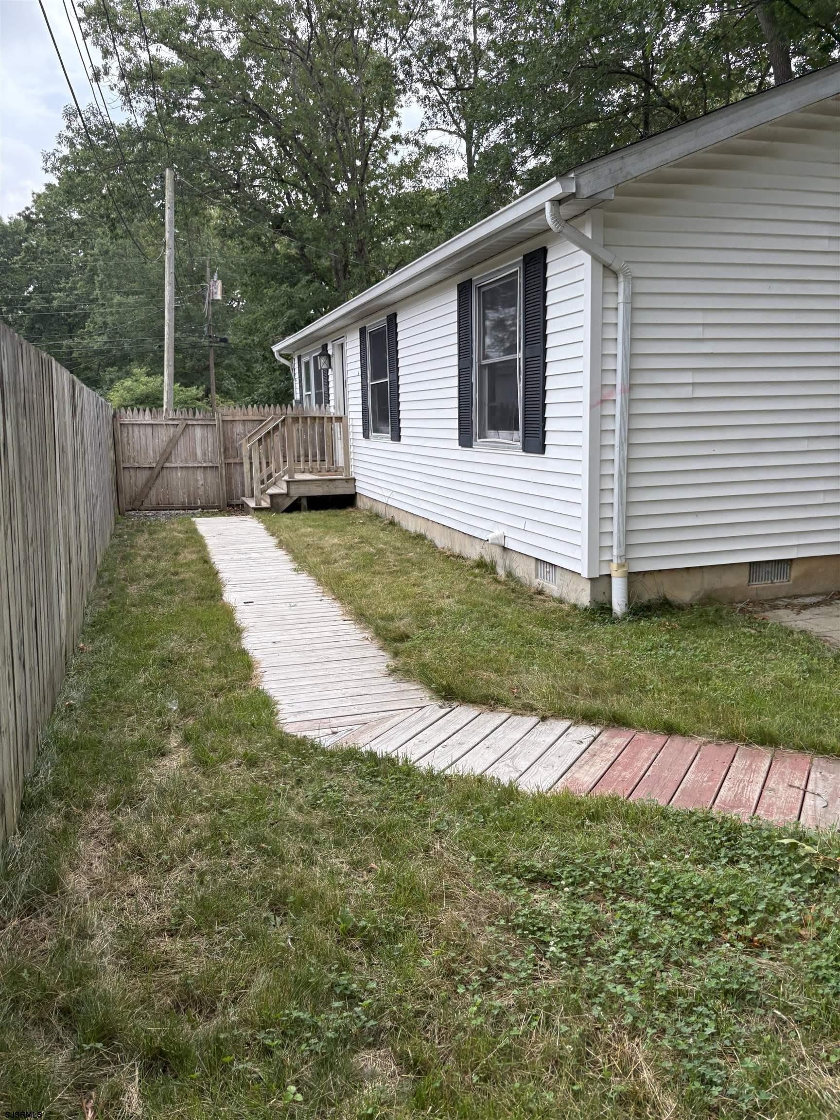 409 Spruce Ave – photo 2