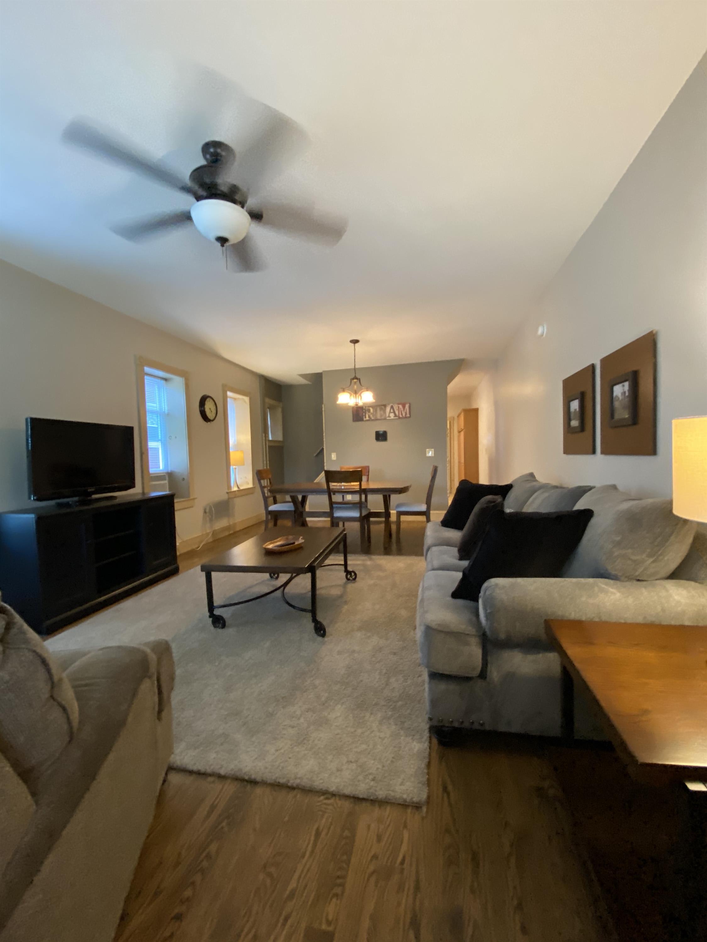 1140 Memorial Avenue – photo 3