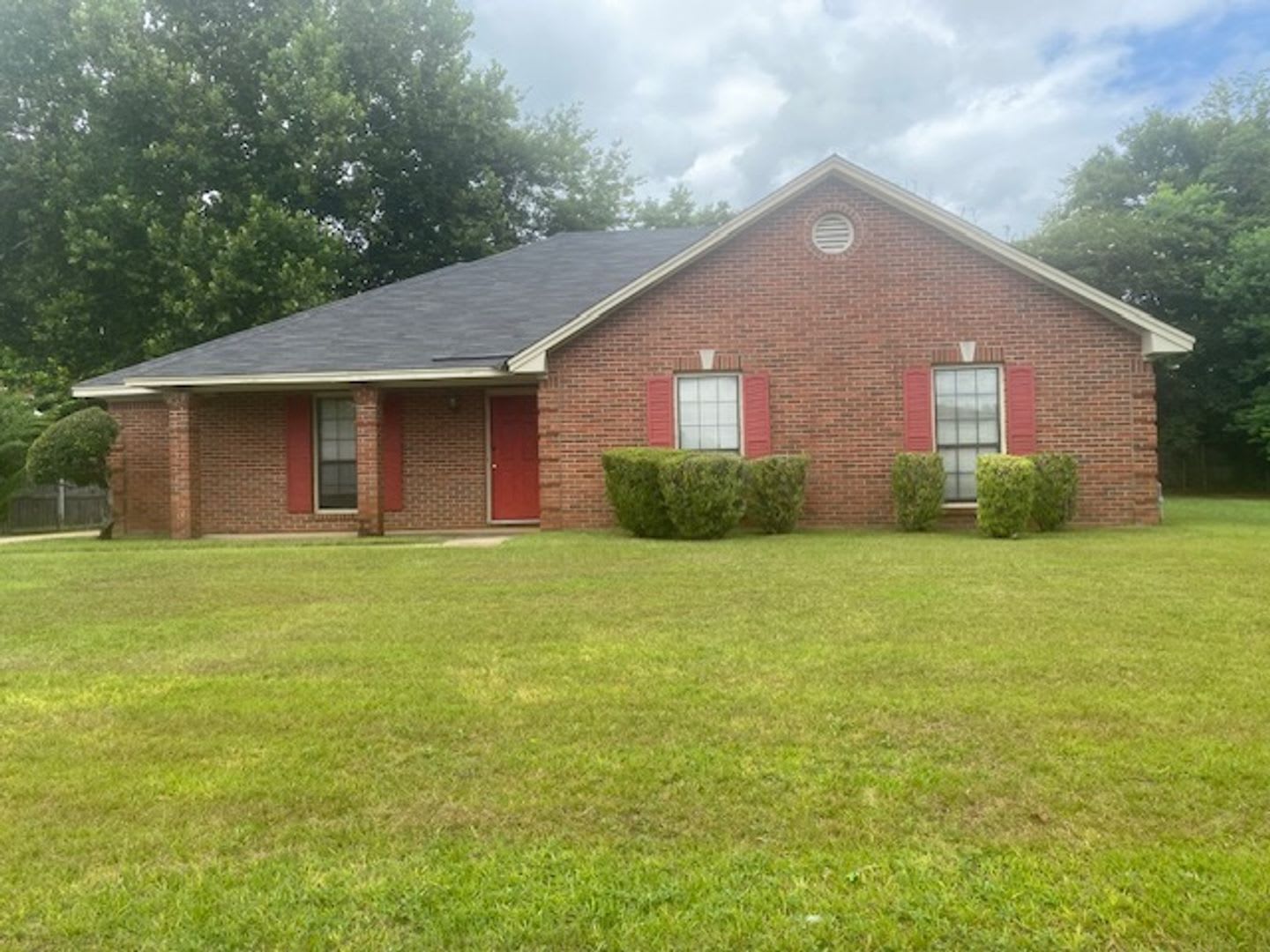 2313 Cedarwood Lane – photo 2