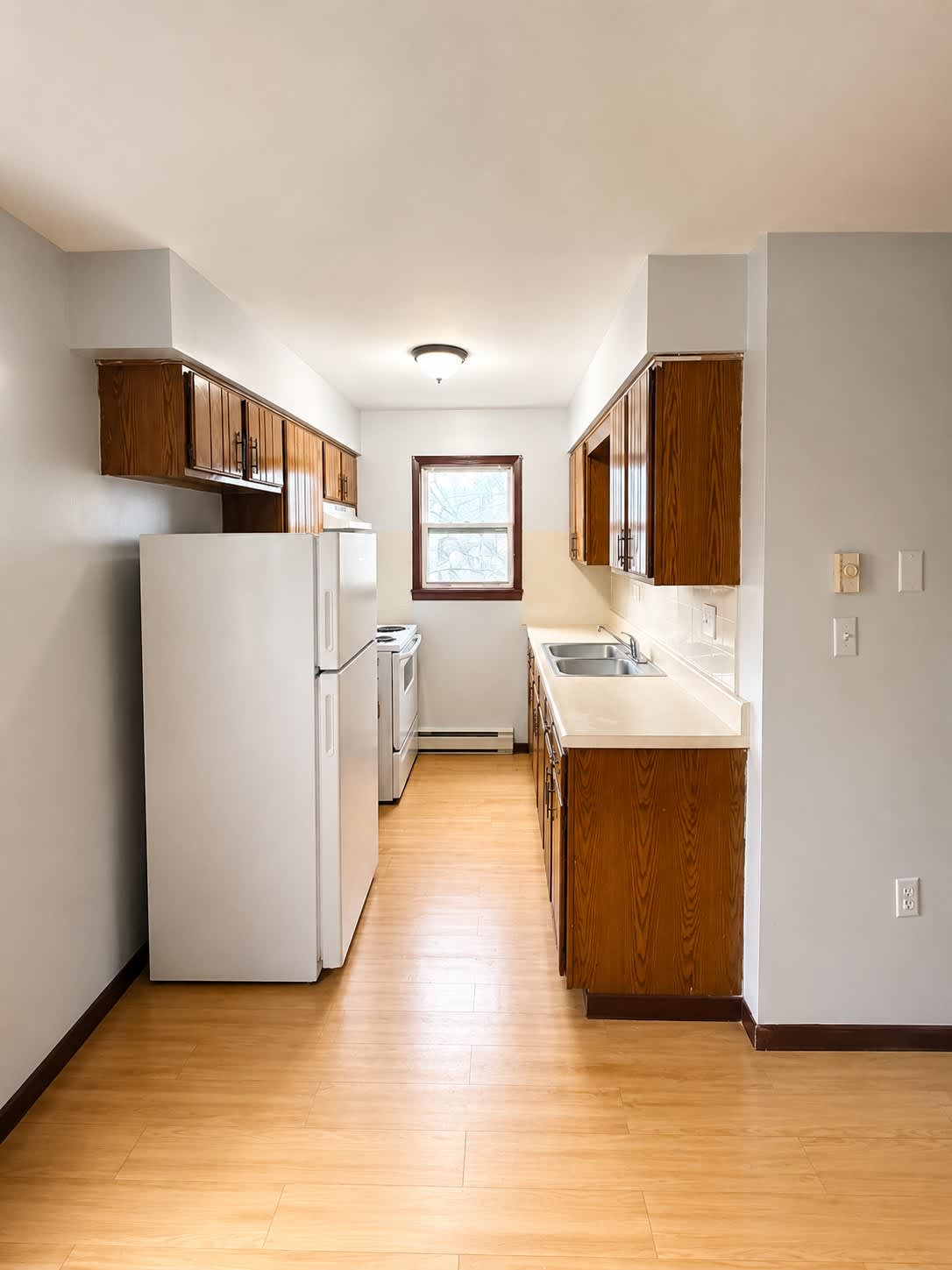 352 South 6Th Street – photo 3