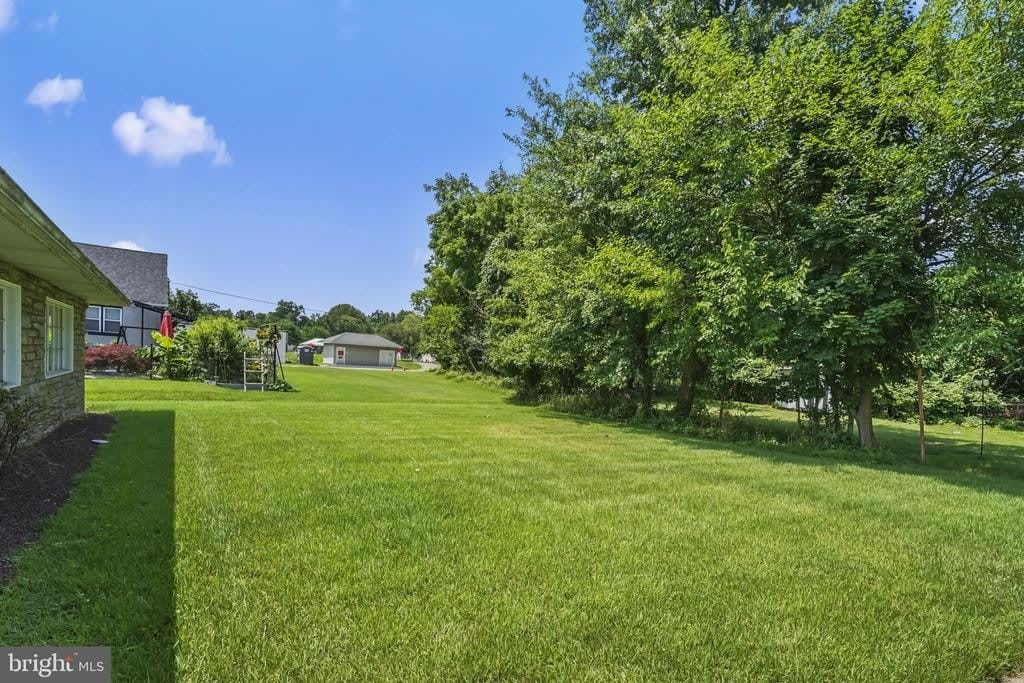 1125 PARKWAY AVENUE – photo 4