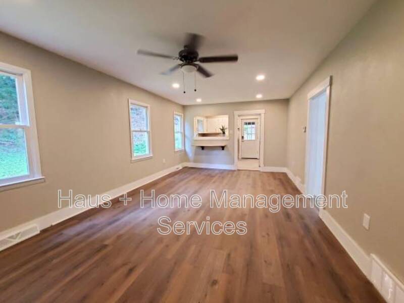 517 Washington Street – photo 2