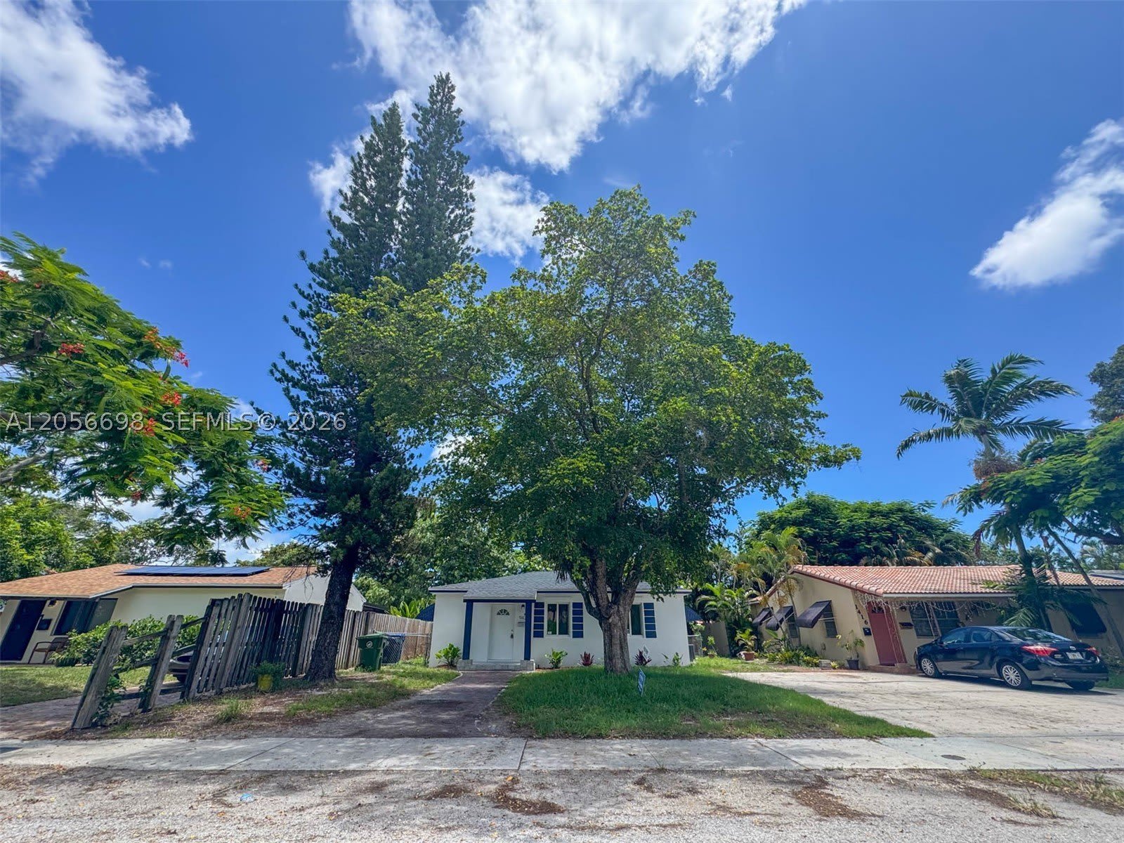 1420 NE 1st Ave – photo 2