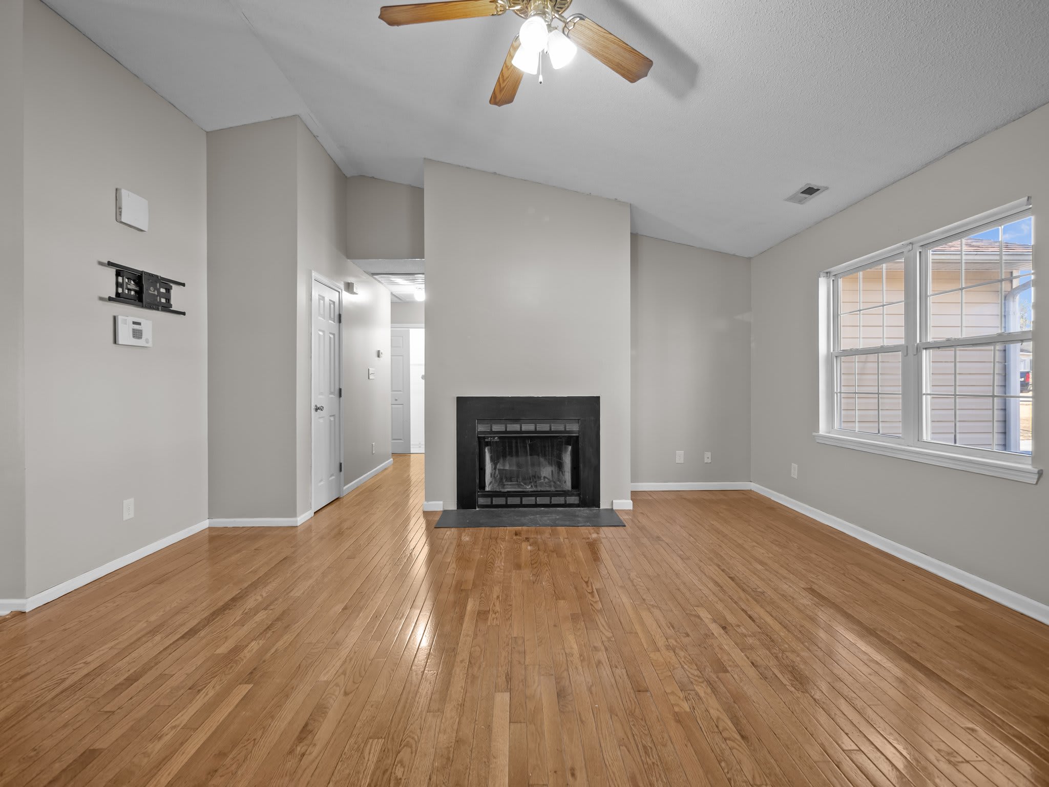 218 Winterberry Court – photo 4