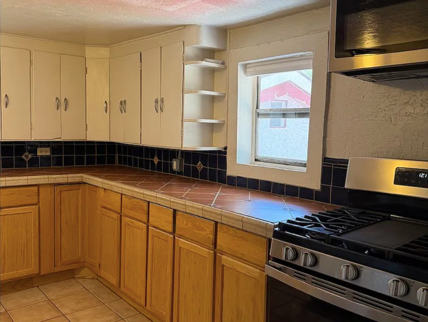 Charming Remodeled Apartment Near NAU & Downtown! – photo 4