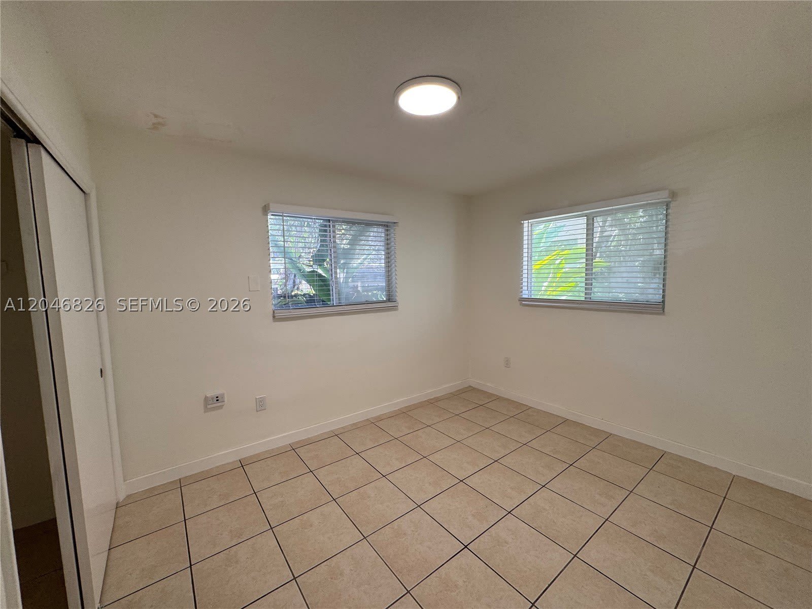 2540 NE 181st St – photo 4