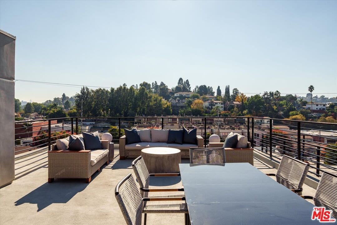 2822 1 2 Avenel St – photo 4