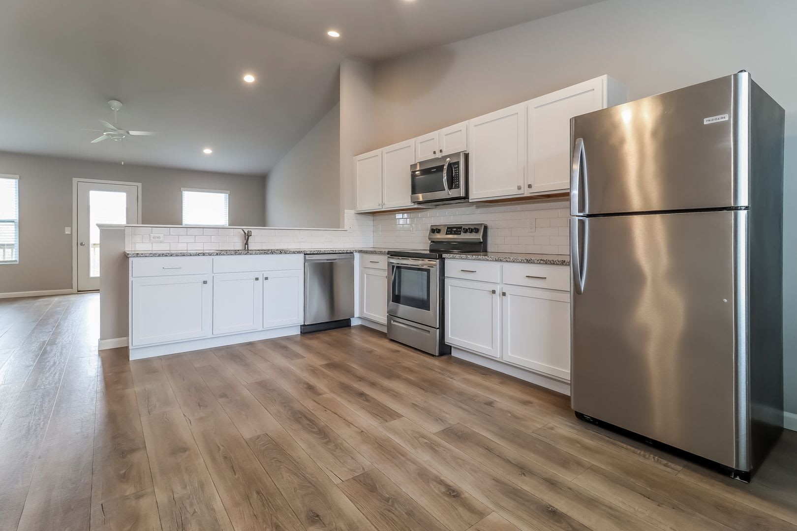 3049 Trafalgar Drive – photo 4
