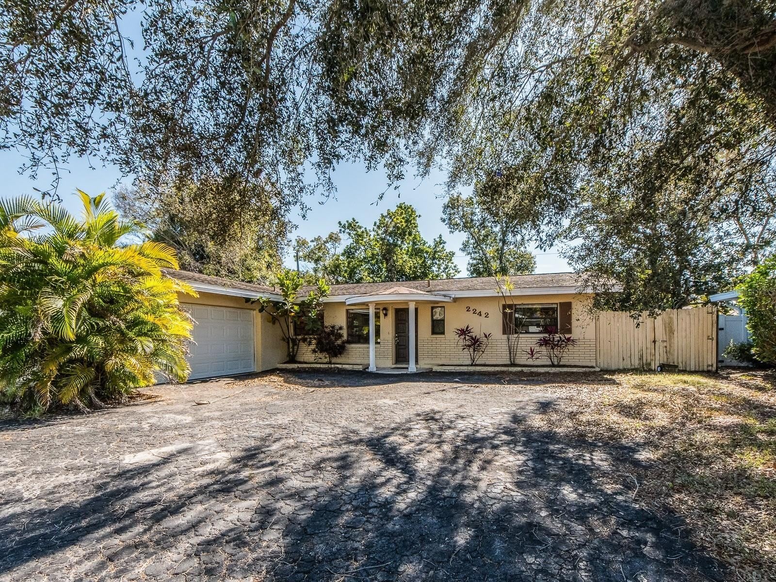 2242 INDIAN Avenue S – photo 2