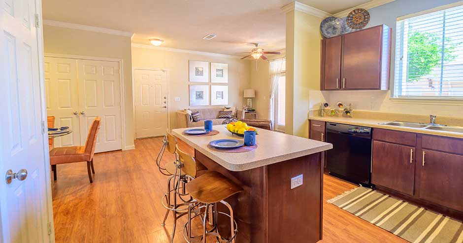 Parkway Grande Apartment Homes – photo 1
