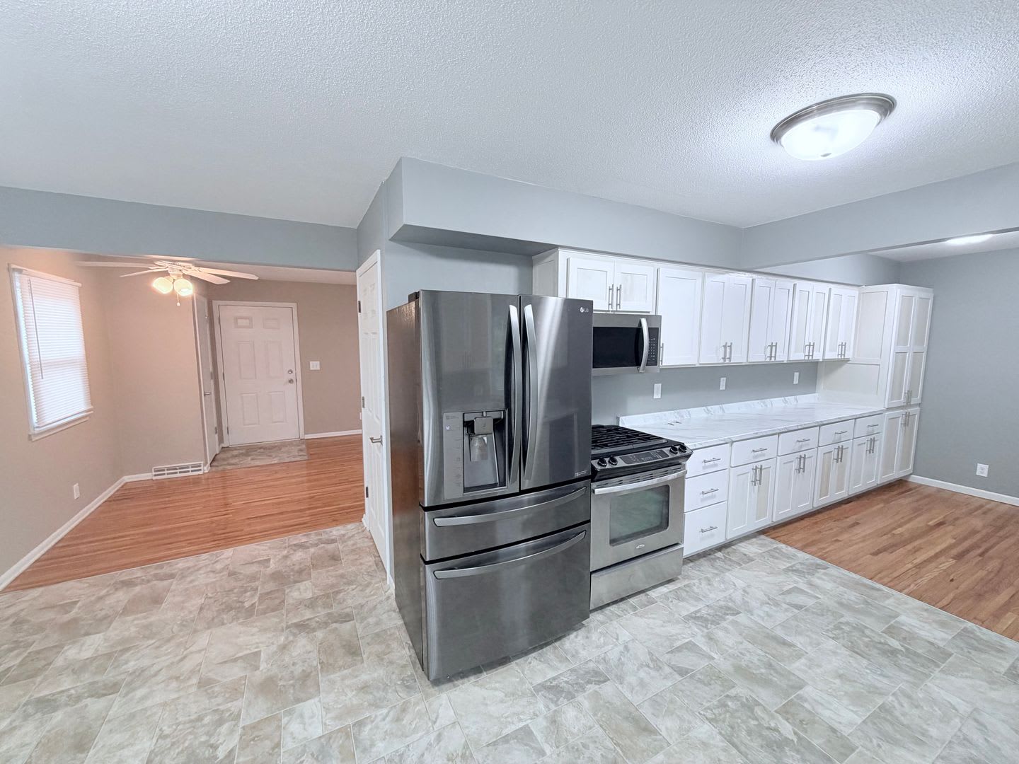Newly Renovated 5Br 2Ba Home With Finished Basement Huge Fenced Backyard – photo 5