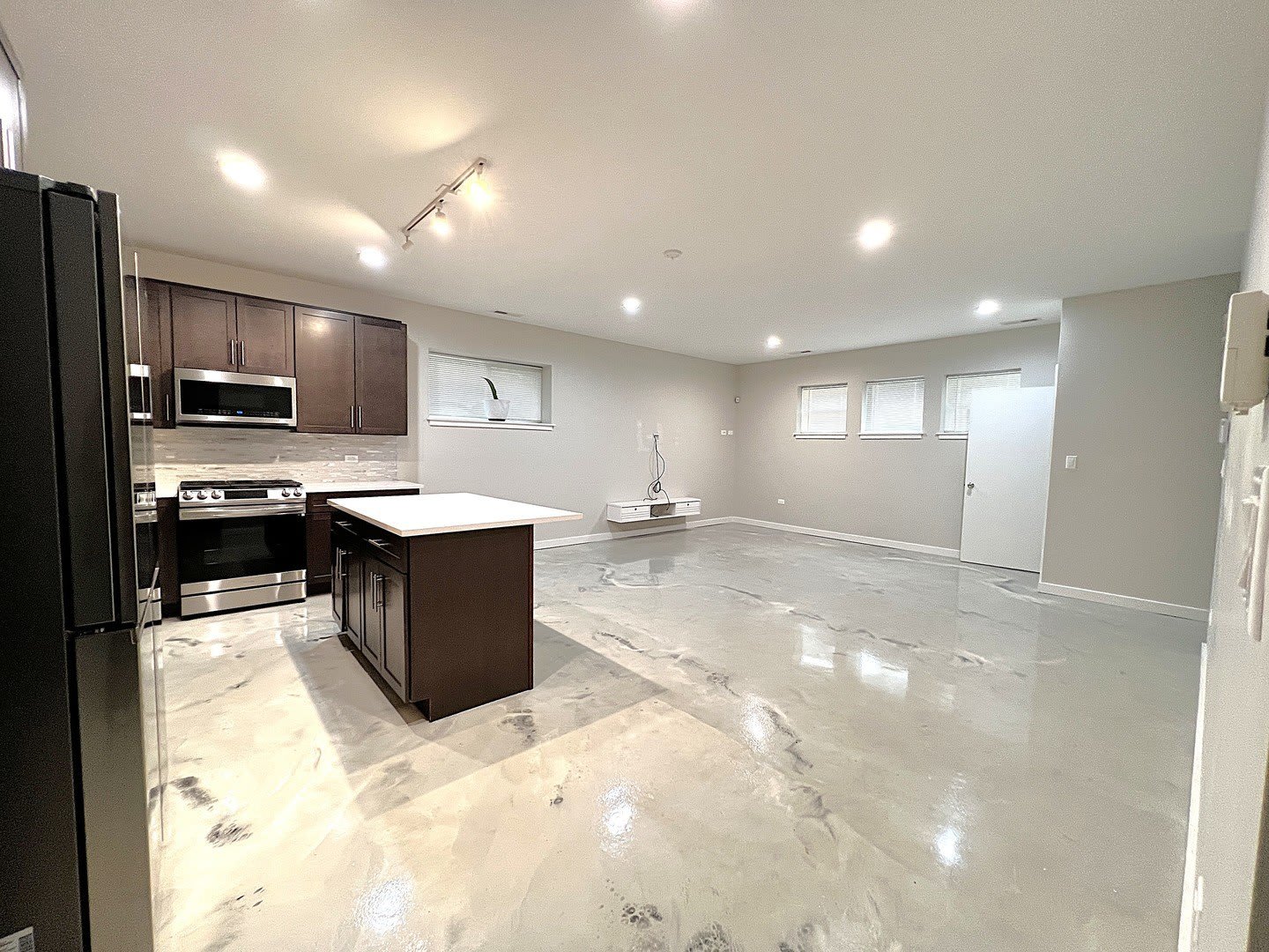 4853 W Nelson Street – photo 2