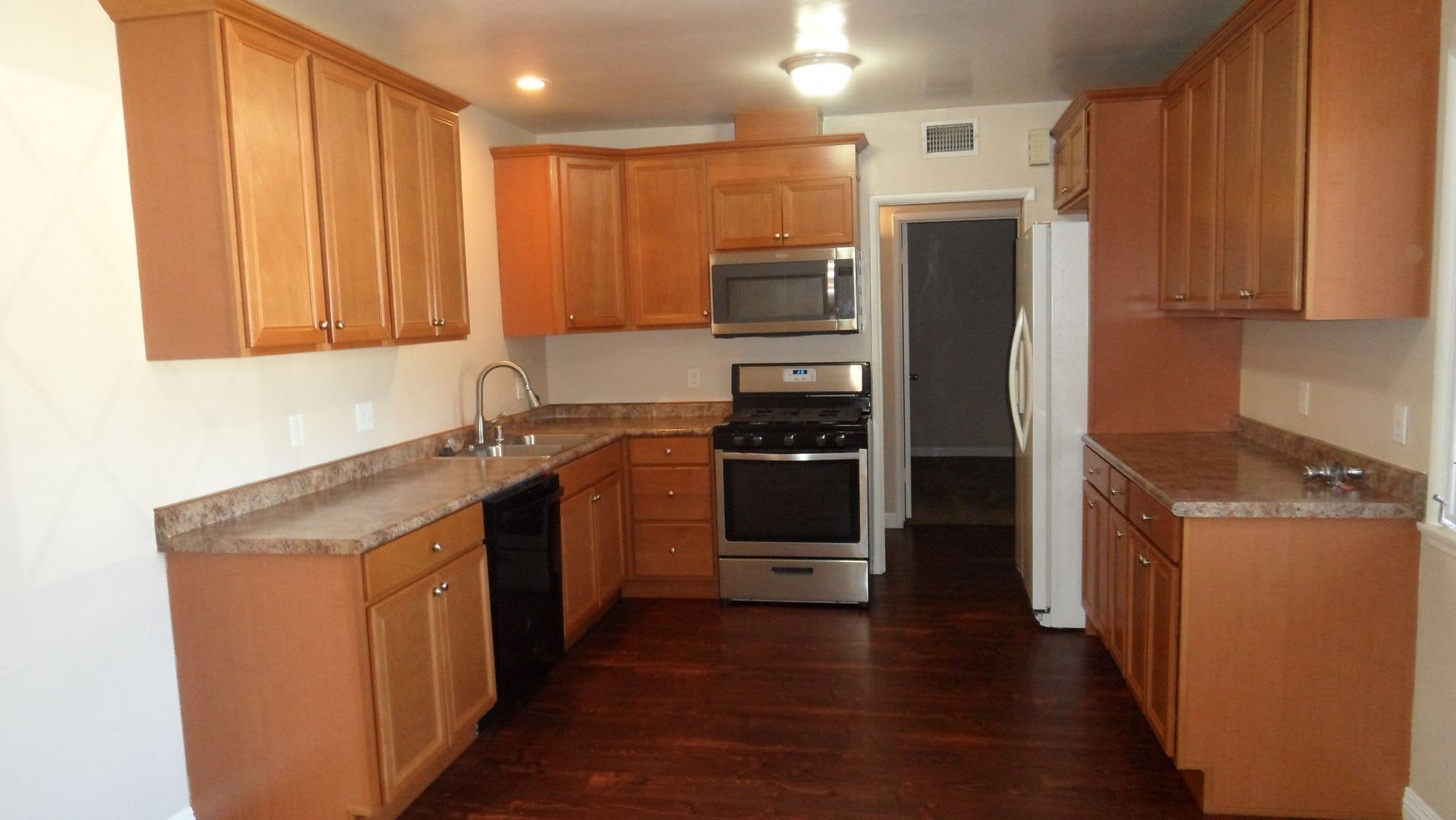 Single Story 4Br 2Ba Home 2 Car Garage – photo 2