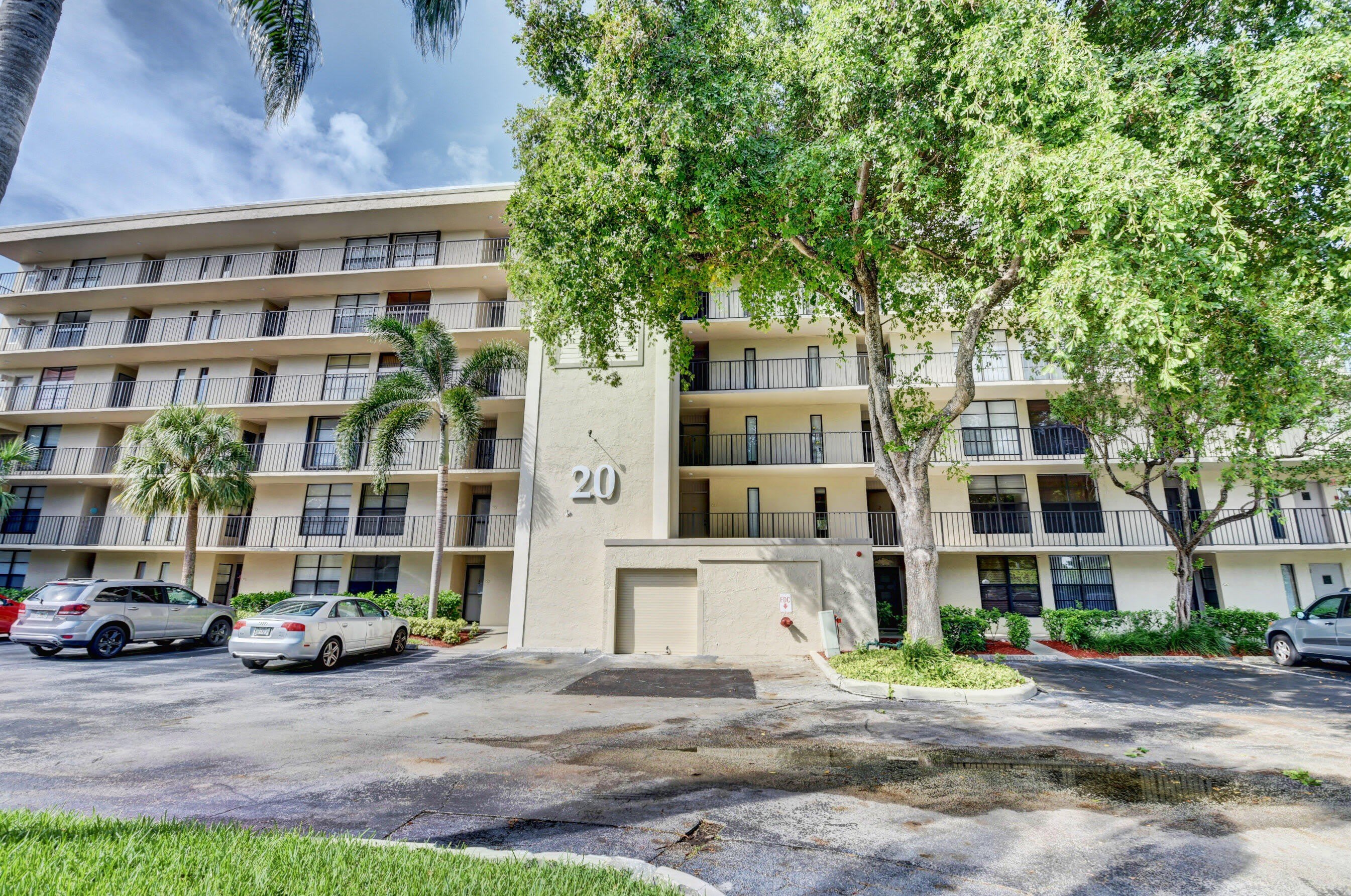 20 Royal Palm Way – photo 2