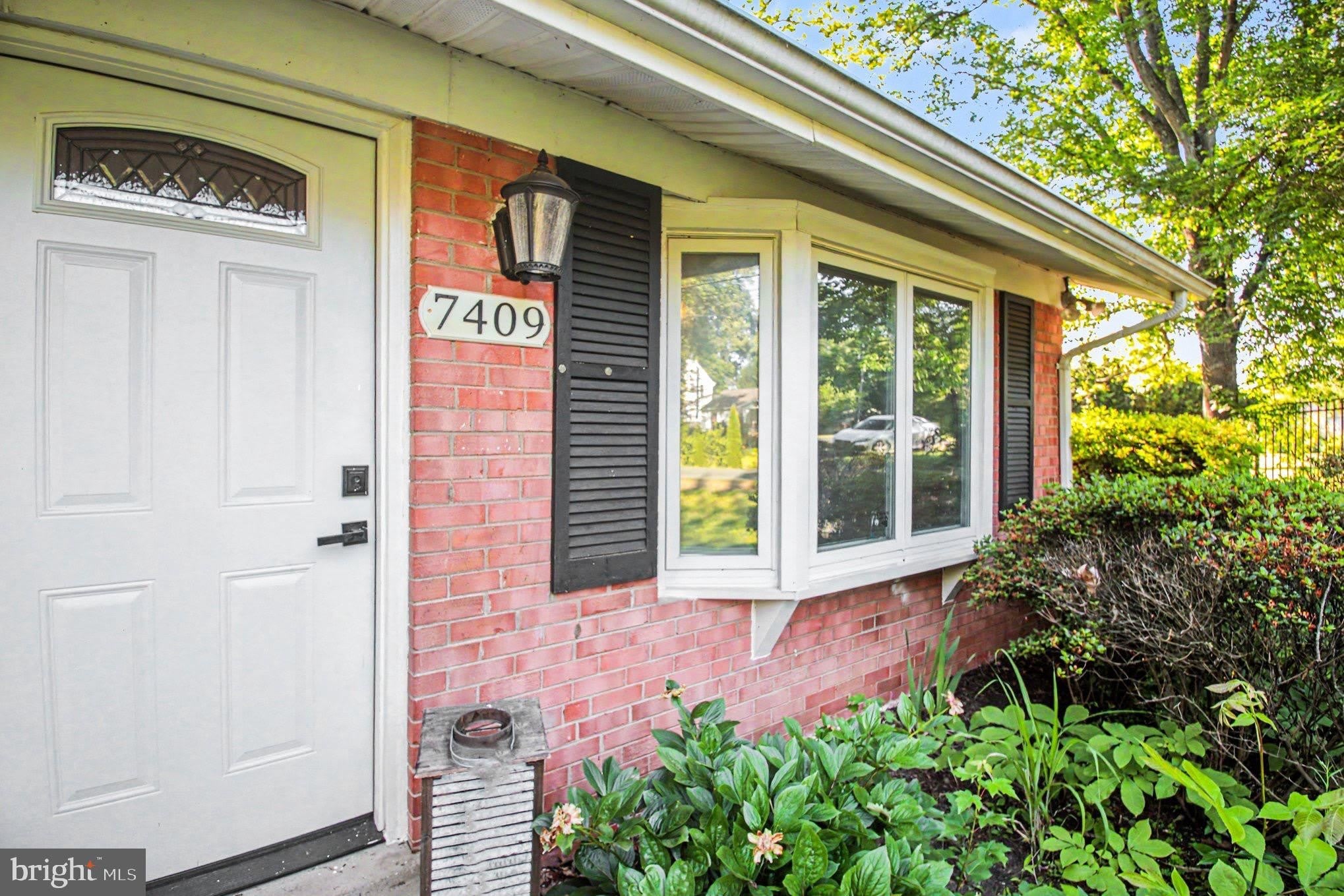 7409 Lake Drive – photo 2