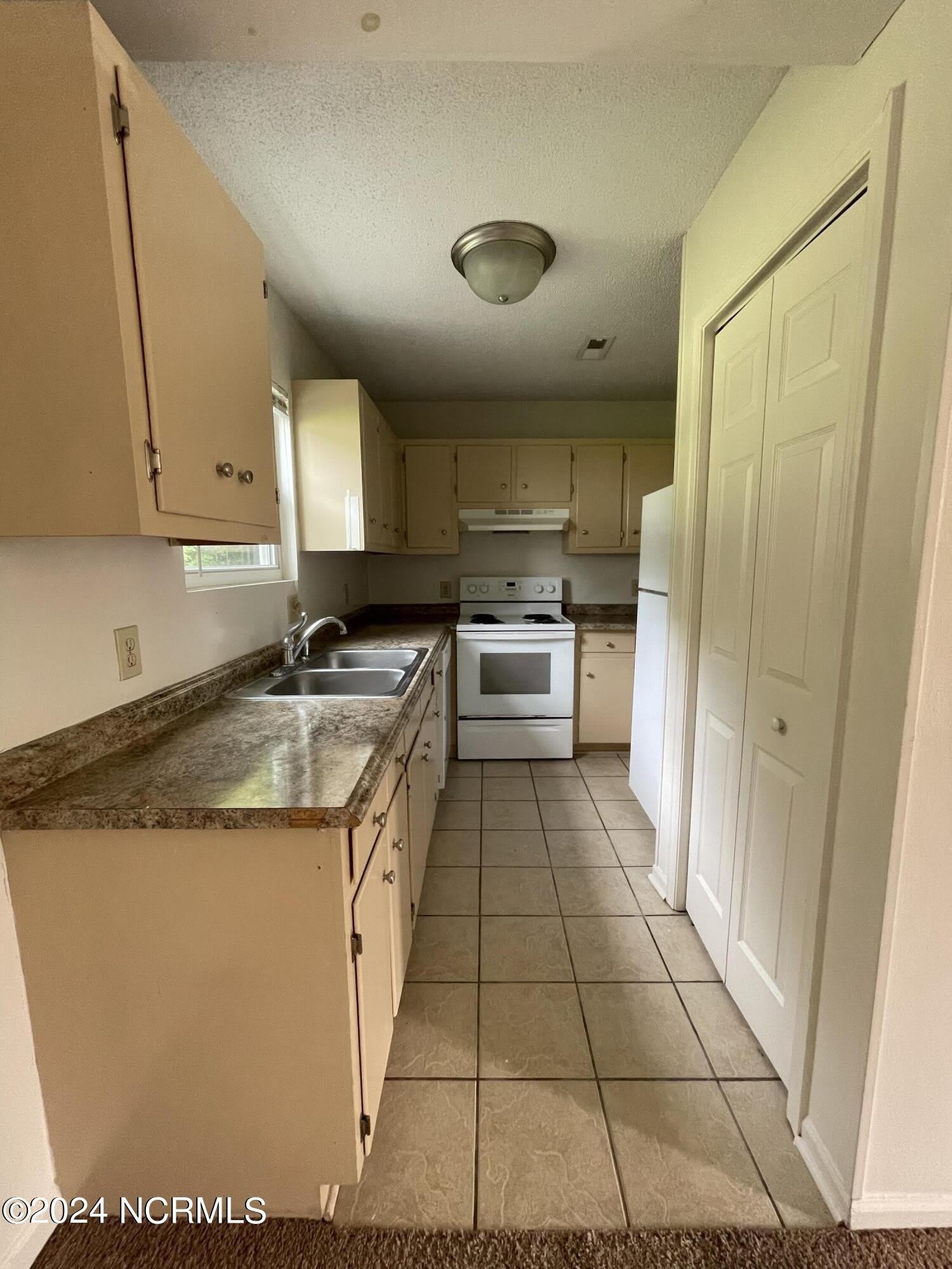 249 Cordell Circle – photo 2