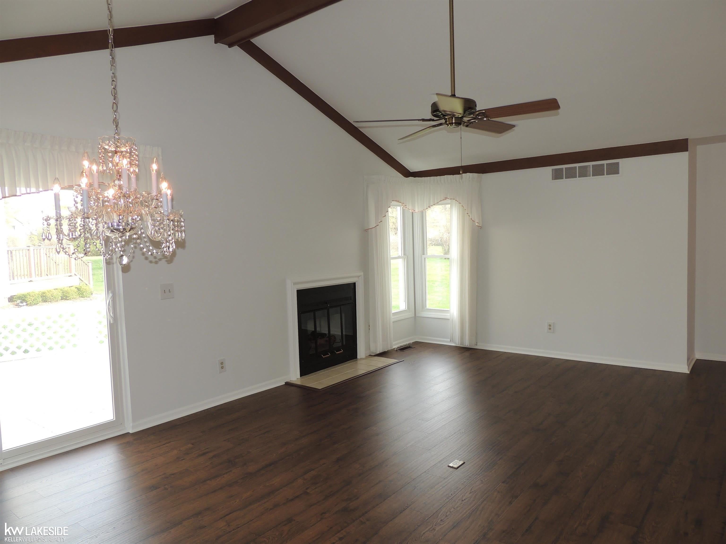 1600 Stonecrest Drive – photo 4