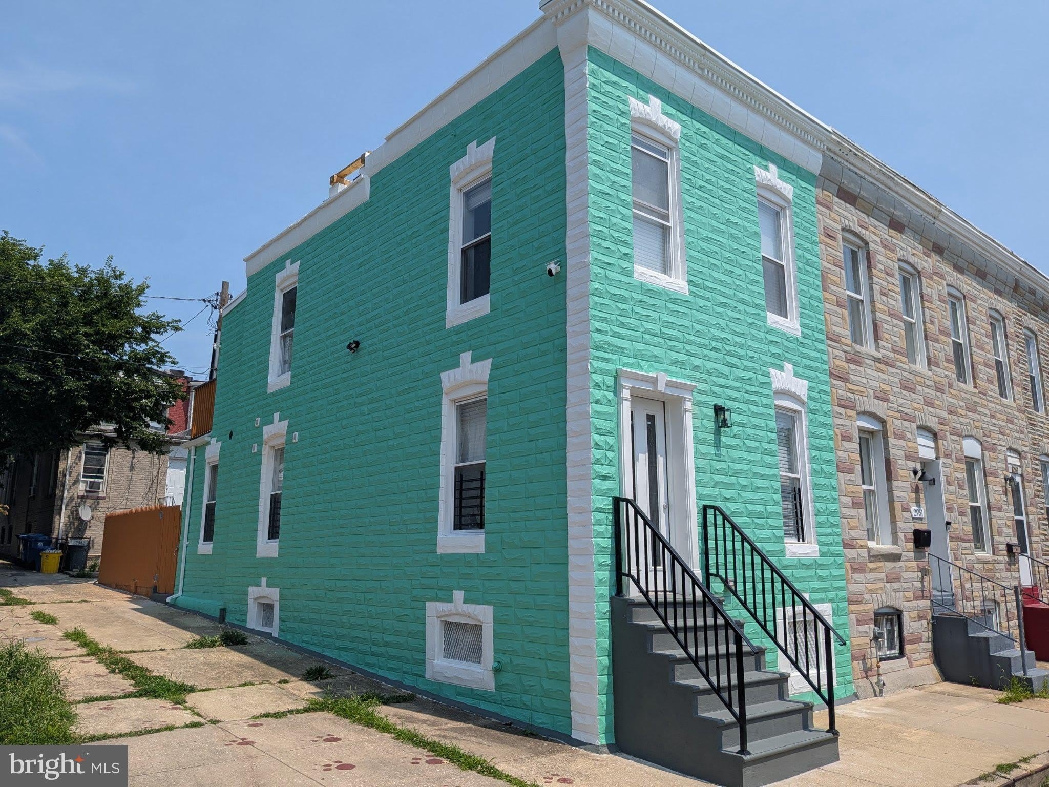 2953 Miles Avenue – photo 2