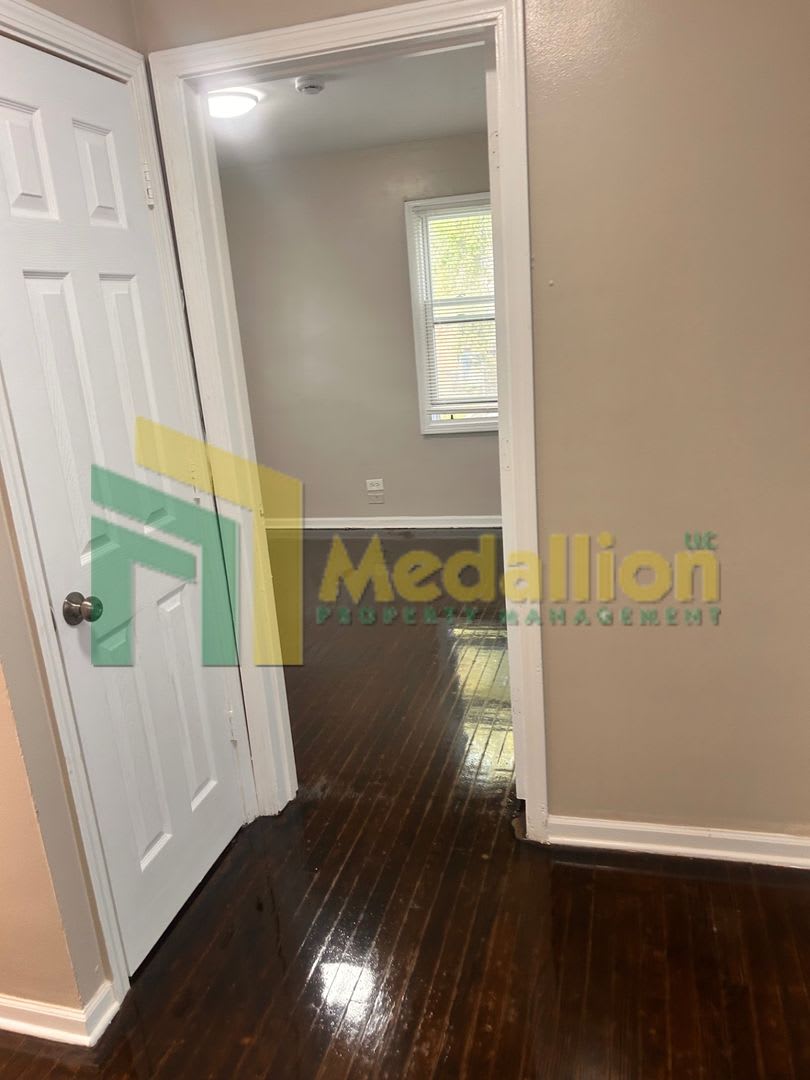 Updated 3-Bedroom Raised Brick Ranch with Spacious Backyard – photo 5