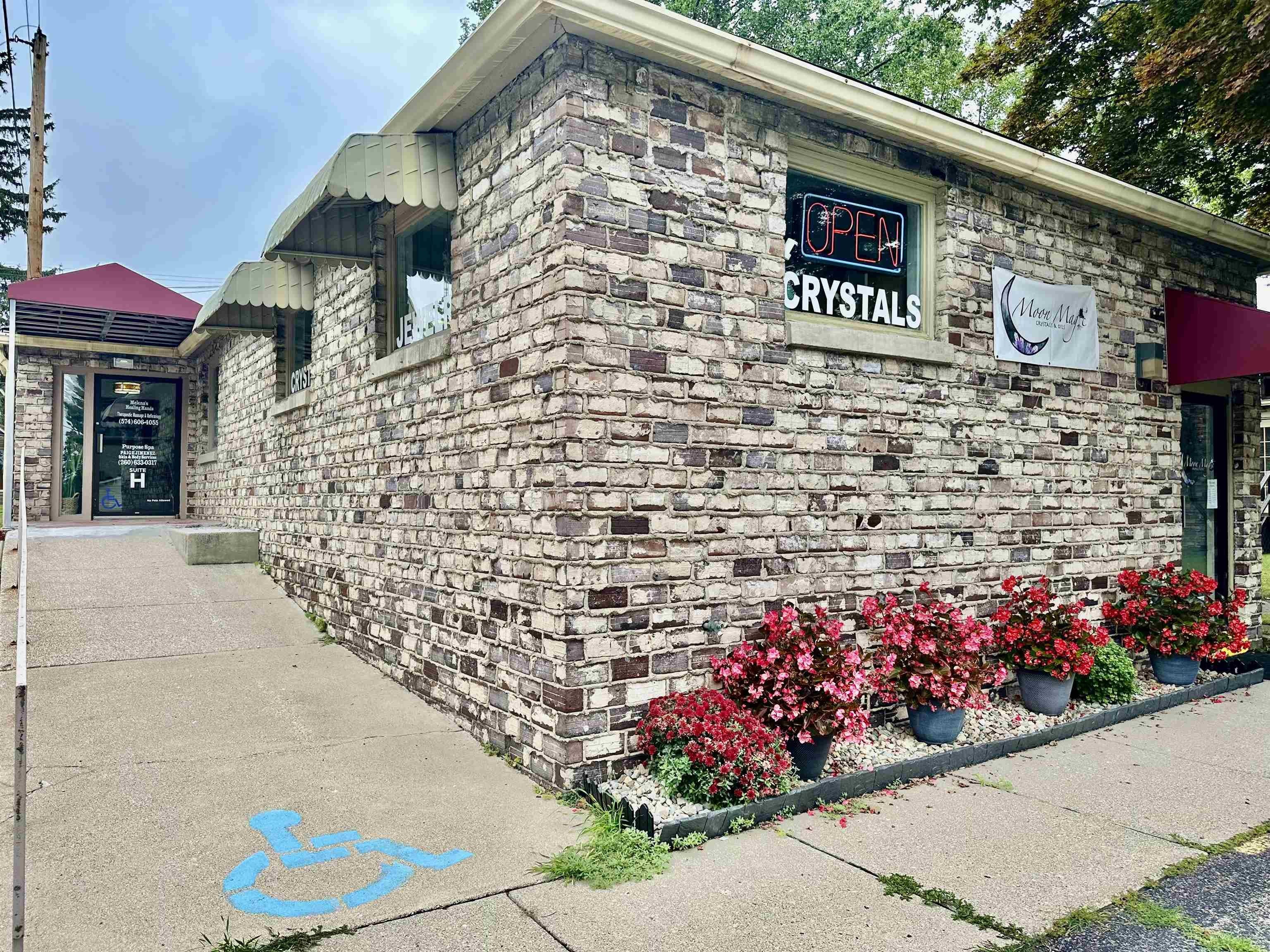 909 W Maumee, Ste E Street – photo 2