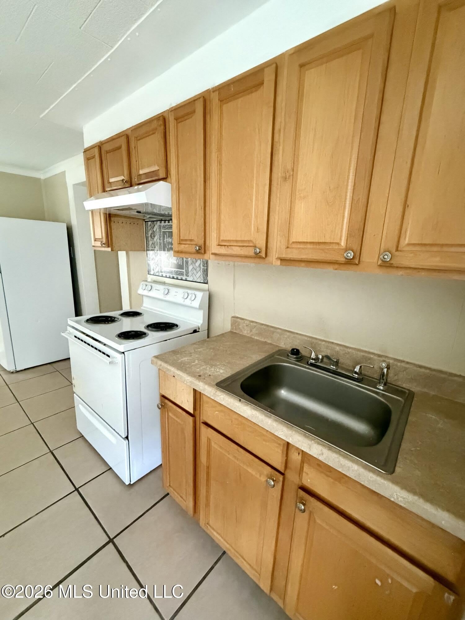 10 E Railroad Street – photo 3