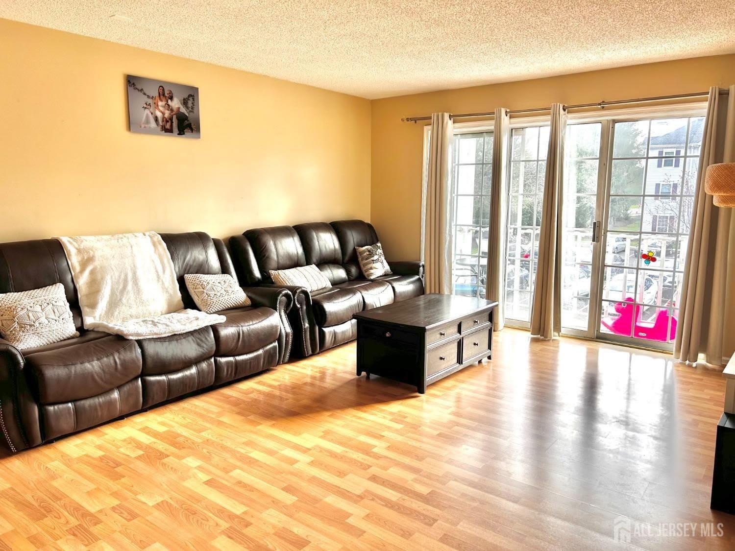 465 Northam Drive – photo 3
